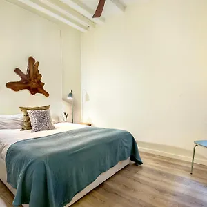 clandestino-suites.topbarcelonahotels.com/